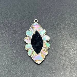 PM Signed Taxco Sterling Silver Onyx Abalone‎ Clover Scalloped Leaf Pendant